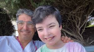 Inés tiene la piel de mariposa: «Es como si tuviera el cuerpo  permanentemente quemado»