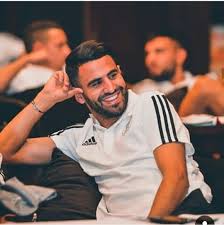 سبق له أن لعب في كأس العالم 2014 مع منتخب بلاده. Ø±ÙŠØ§Ø¶ Ù…Ø­Ø±Ø² Ù‚Ø§Ø¦Ø¯ Ù…Ø­Ø§Ø±Ø¨Ù‰ Ø§Ù„ØµØ­Ø±Ø§Ø¡ ÙÙ‰ Ù†Ù‡Ø§Ø¦Ù‰ Ø§Ù„ÙƒØ§Ù† ØµÙˆØ± Ø§Ù„ÙŠÙˆÙ… Ø§Ù„Ø³Ø§Ø¨Ø¹