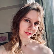 Millie Lockhart's Instagram, Twitter & Facebook