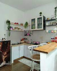 Untuk mengatasi masalah tersebut, dapur kecil dengan meja minibar merupakan ide bagus yang bisa kamu terapkan pada. Desain Dapur Kecil Mungil Cek Bahan Bangunan