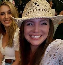 Michelle Hatch's Instagram, Twitter & Facebook