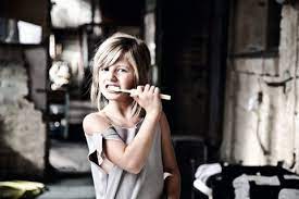 Luna marie schweiger was born on 11 january 1997 in berlin to german actor til schweiger and. 13 Jahre Nach Keinohrhasen Das Machen Til Schweigers Tochter Heute Kino De