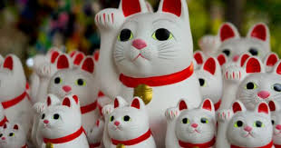 ピンクは良縁を招く 招き猫 の色や足の長さには全て意味があった christmas ornaments maneki neko holiday decor