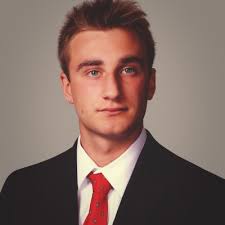 After 10+ years of working at Nike, here's my advice to everyone applying  to Nike's 2025 Summer Internship roles: 1️⃣ Get experience anywhere you  can. Real-life perspective is paramount. 2️⃣ Trying… |