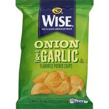 Start with golden crispy wise potato chips and add the robust taste of onion, then add rich garlic for a delectable combination. Wise Garlic And Onion Potato Chips 0 75 Oz Bag Snacks Chips Dips Superlo Foods