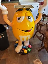How to remove M&M's from store display?