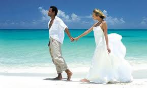 The Best Destinations For Your Vacations Beach Wedding Photos Beach Wedding Pics Samui Wedding