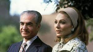 عکس سفر به ایام قدیم / فرح پهلوی و اظهار فضل با دست و پا ...