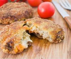 E se poi le trasformiamo in soffici e saporite polpette di patate al forno il successo è assicurato! Ricetta Vegetariana Polpette Di Melanzane E Patate Profumate Al Forno