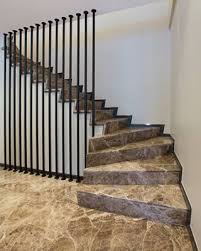 Yagmurproje Tasarimi Demir Seritlerin Kafes Duzeninde 2 Kat Boyunca Surekliliginin Saglanmasiyla Olusturulan Merdiven Korkulugu Ve Mer Stairs Decor Home Decor