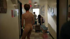 CFNM, CMNM, PUBLIC: Naked Dude in the dorm - ThisVid.com