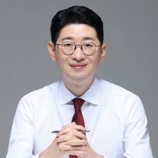 책을 좋아하는 사람 (@ITwoddl)