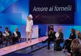 Maybe you would like to learn more about one of these? Gemma Galgani Uomini E Donne L Outfit Per La Sfilata L Amore Alla Mia Eta Non Convince Giorgio