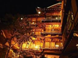 Nagano Prefecture – Kanaguya at Shibu Onsen (渋温泉 金具屋)This ryokan  (traditional Japanese inn) is over 250 years old and is rumored to be one  of the re… | 温泉, 観光名所, 絶景