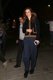 Apr 02, 2021 · in addition to his personal properties, de niro also owns close to 30 restaurants all over the world. Suki Waterhouse Steps Out For Dinner With Friends At Matsuhisa In Beverly Hills California