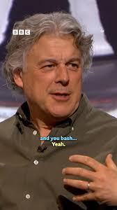 The artist said he was saddened by news of the Queen's death and it was his  way of honouring "a remarkable woman".