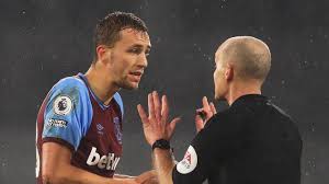 Paying our respects for remembrance soucek's celebration fabianski reacts to penalty. Tomas Soucek Red Card The Reaction To Mike Dean S Decision To Send The West Ham Midfielder Off Eurosport