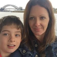 Shari Mackay's Instagram, Twitter & Facebook