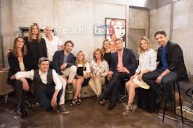 José et béné se sont enfin dit oui dans une véritable mairie en région parisienne, en présence de tous les anciens de la sitcom des années 90, mais aussi de notre. Les Mysteres De L Amour Saison 13 Premiere Photo Officielle Du Retour Du Garage Avec Helene Nicolas Jose Laly La Saga D Helene Et Les Garcons Le Miracle De
