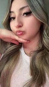 Vanessa Estrada🎀 (@srq_vanessa)