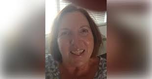 Suzanne Brooks's Instagram, Twitter & Facebook