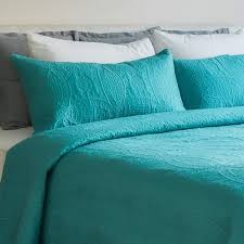 Bedding and decor choices are true extensions of our personalities, and can bring home a lot of bedspreads are of different types based on their structure and uses, and we will discuss them in. Amazon Com Mezzati Bedspread Coverlet Set Blue Ocean Teal Prestige Collection Comforter Bedding Cover Brushed Microfiber Bedding 3 Piece Quilt Set Queen Full Blue Ocean Teal Home Kitchen