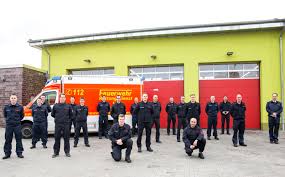 Die polizei hat das areal weiträumig abgesperrt. Feuerwehrmanner Vom Gesamten Niederrhein In Moers Ausgebildet Lokalklick Eu