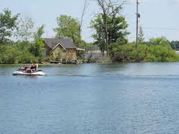 Lake Homes For Sale On Pontiac Lake In White Lake Mi Oakland County Lakefront Home For Sale Michigan Lakefront Homes Lakefront Homes For Sale Lake House