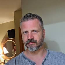 I can play 3 WRs and 1 flex. Who do I bench?