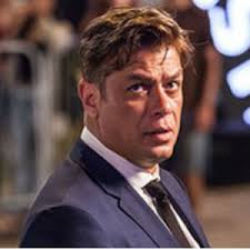 Novela “Totalmente Demais”: Arthur implora a ajuda de Natasha