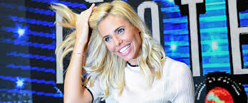 Visualizza altre idee su capelli biondi bianchi, capelli, capelli biondi. Capelli Biondo Platino Quasi Bianchi Ilary Blasi Celebrities Pianetadonna It