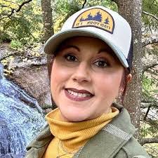 Heidi Platz's Instagram, Twitter & Facebook