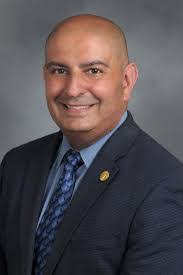 Jerry Leigh's Instagram, Twitter & Facebook