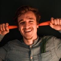 800+ "Moll" profiles