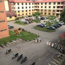 The majority of chinese who stay here speak teow chew (潮州话) instead of the hokkien (福建话) which is commonly used on penang island. Desasiswa Jaya Usm Engineering Campus