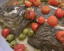 Il portapatate che appare sulla foto è un prodotto snips: Rombo Al Forno Con Olive E Pomodori Ricetta E Cucina