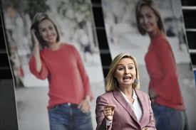 11:00 presenterar ebba busch och acko ankarberg johansson en nyhet på vårdområdet. Fenomenet Ebba Busch Thor Ber Ropstad Bli Rebell Gar Selv Ut Mot Radikalfeminismen Vart Land