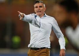 وقال كارتيرون في تصريحاات عبر برنامج زملكاوي المُذاع عبر قناة الزمالك: Ù…Ø±Ø§Ù† Ø§Ù„Ø²Ù…Ø§Ù„Ùƒ Ø¬Ù„Ø³Ø© Ø®Ø§ØµØ© Ø¨ÙŠÙ† ÙƒØ§Ø±ØªÙŠØ±ÙˆÙ† ÙˆØ£Ø´Ø±Ù Ø¨Ù† Ø´Ø±ÙÙŠ Ø§ÙˆØ§Ù† Ù…ØµØ±