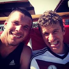 Mónika puchal नाम के लोगों की प्रोफ़ाइल देखें. Thomas And Me Today In The Training Time For A Quick Shot Germany Lukas Podolski Thomas Muller Football Is Life