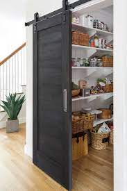 amenagement cellier idees conseils pour une arriere cuisine organisee modern country kitchens pantry design home
