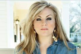 Hannah Anders's Instagram, Twitter & Facebook