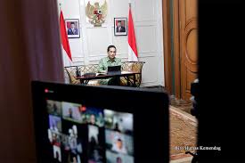 Berikut dikongsikan contoh karangan bahasa melayu (bm) buat panduan pelajar semua. Tiga Langkah Mendag Agus Suparmanto Dalam Memajukan Sektor Perdagangan Di Era New Normal Asia Business Info
