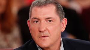 Yves calvi a actuellement 61 ans, sa date de naissance est le 30/08/1959, catégorie journalistes, signe astrologique vierge. Yves Calvi Revele Qu Il A Failli Mourir A Cause De La Canicule Voici