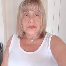 Carlos me encanta saludarte. Gracias por tu solicitud, la que acepto y  confirmo...linda tarde.