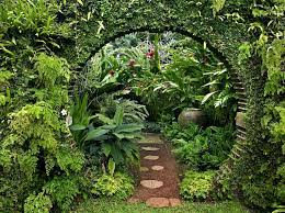 Moon Gate In Brief Garden Near Bentota Sri Lanka Garden Archway Beautiful Gardens Shade Garden Design