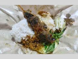 Makan memang kurang lengkap tanpa sambal. Bikin Sambal Lalapan Cabang Purnama Nasi Bebek Goreng Cabang Purnama Wadung Asri Makanan Delivery Menu Grabfood Id Rasanya Harum Cocok Disantap Dengan Lauk Goreng Dan Lalap Hijab Review