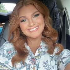 Lela Byrd's Instagram, Twitter & Facebook