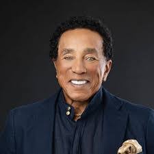 Joshua Henne's Instagram, Twitter & Facebook