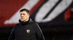 Constraints are factors that limit, contain, or help shape the development of movement. Mono Burgos Begins Life At Newell S With Draw Central Cordoba Hold Estudiantes Friday S Highlights Golazo Argentino