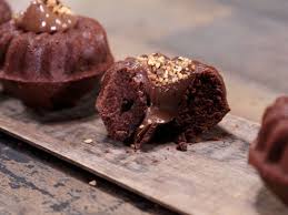 C Est Le Petit Gateau Parfait Pour Accompagner Votre Cafe Ou Votre The Financier Chocolat Recette Patisserie Facile Chocolat